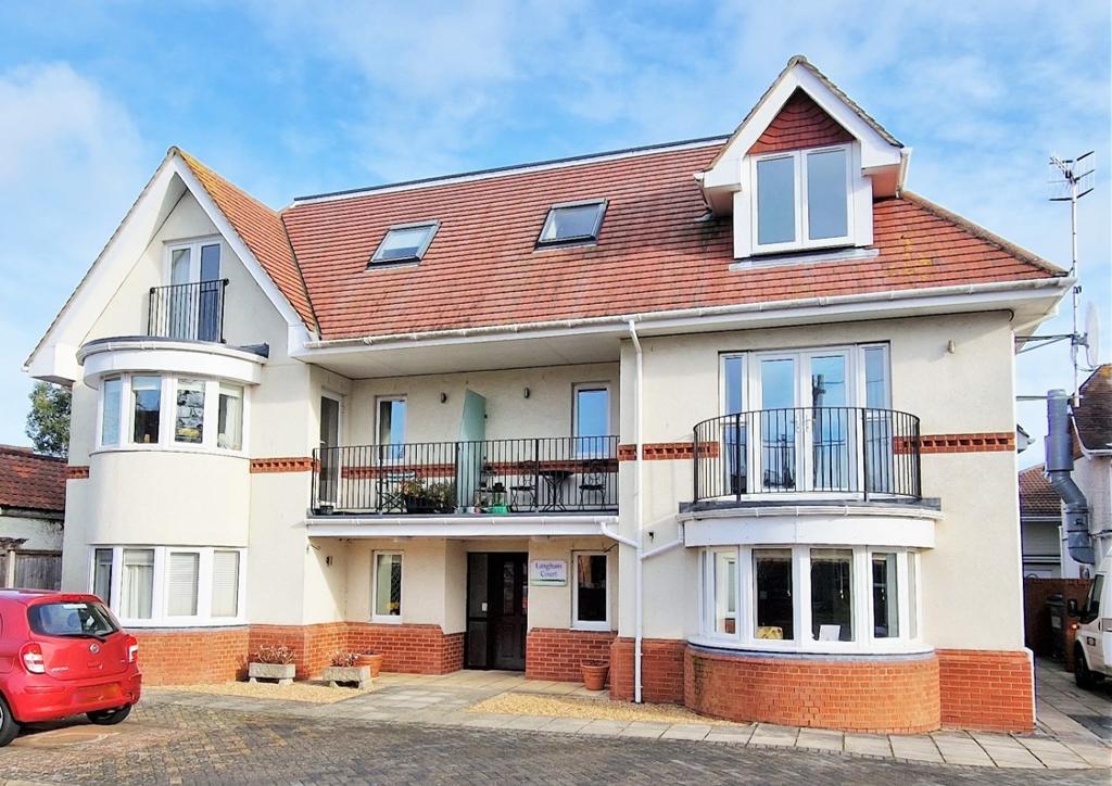 Foreland Road, Bembridge, Isle of Wight, PO35 5XN